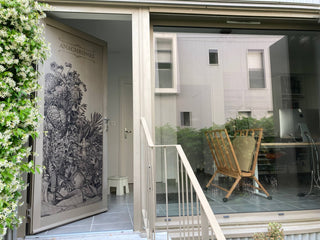 Porte d'entrée de l'atelier-galerie Anachrones